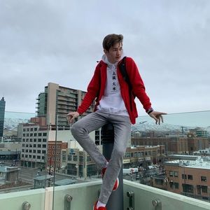 Meet your Posher, Damian